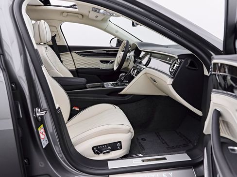 Used 2022 Bentley Flying Spur W12 AWD/4WD image 30