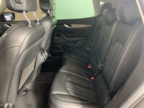 Used 2019 Maserati Levante GranLusso AWD/4WD image 20