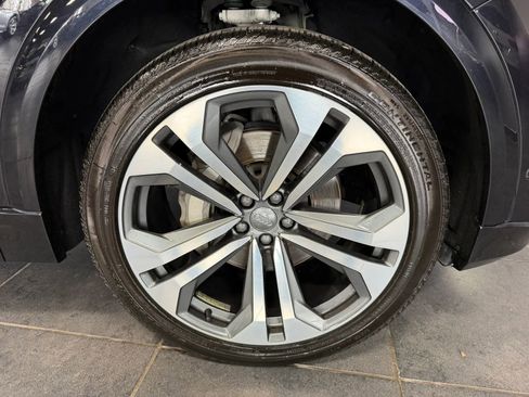 Used 2019 Audi Q8 Prestige image 31