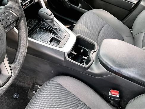 Used 2023 Toyota RAV4 LE AWD/4WD image 18