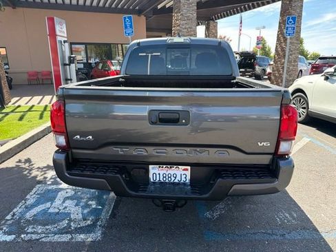 Certified 2022 Toyota Tacoma SR5 AWD/4WD image 9