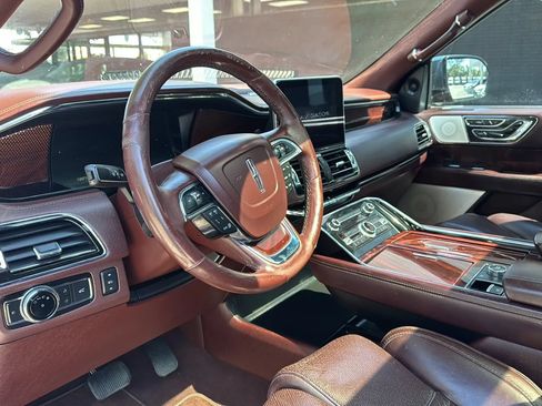 Used 2018 Lincoln Navigator Black Label w/ Cargo Package AWD/4WD image 13