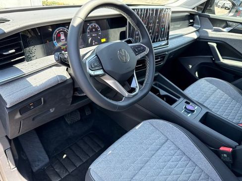 New 2025 Volkswagen Tiguan S image 38