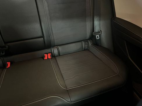 Used 2025 Volkswagen Taos SE image 37