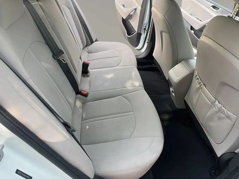 Used 2019 Hyundai Sonata SE FWD image 18