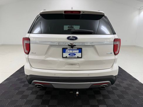 Used 2017 Ford Explorer XLT w/ Equipment Group 202A AWD/4WD image 6