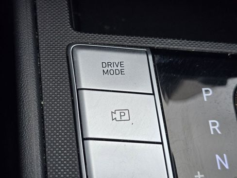 Used 2024 Hyundai Elantra SEL FWD image 21