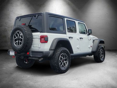 Used 2025 Jeep Wrangler Unlimited Rubicon image 3