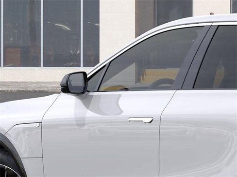 New 2025 Cadillac Lyriq Luxury image 12