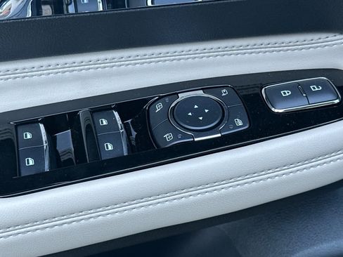 Used 2025 Lincoln Corsair FWD w/ Equipment Group 101A image 14