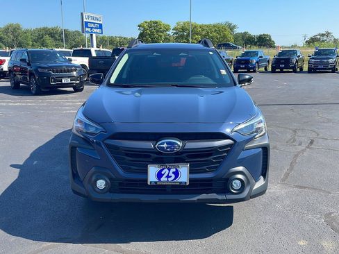 Used 2025 Subaru Outback Premium AWD/4WD image 8