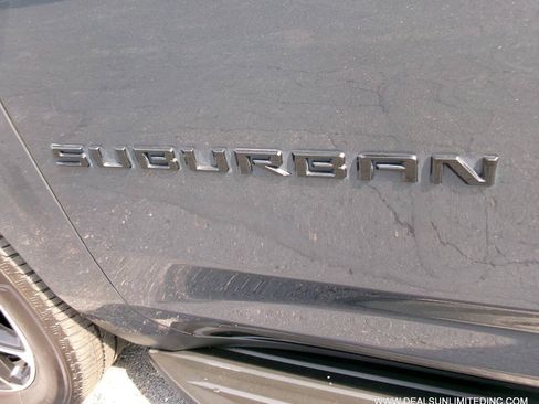 Used 2021 Chevrolet Suburban RST w/ Luxury Package AWD/4WD image 5