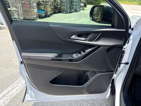 Used 2026 Chevrolet Equinox RS w/ Convenience Package III FWD image 28