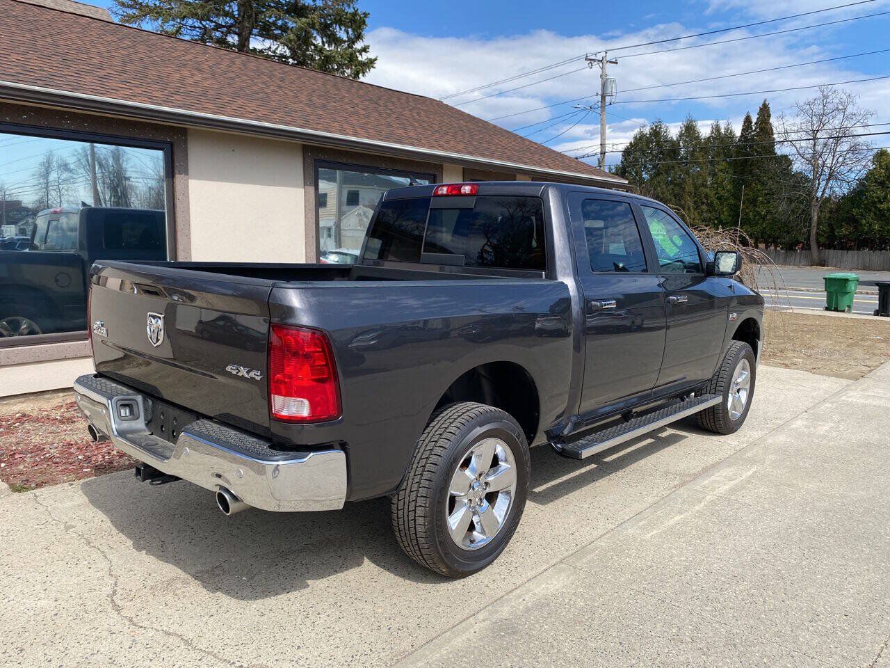 Used 2017 RAM 1500 Big Horn AWD/4WD image 2