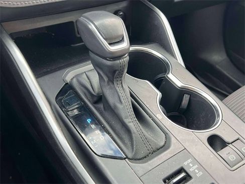 Used 2021 Toyota Highlander LE image 26