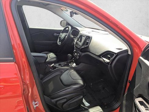 Used 2021 Jeep Cherokee Latitude Plus FWD image 27