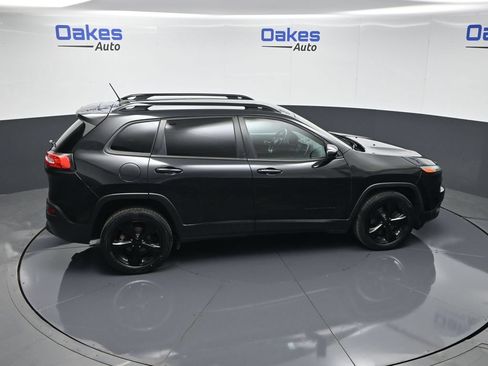 Used 2015 Jeep Cherokee Latitude w/ Comfort/Convenience Group FWD image 51