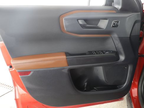 Used 2024 Ford Bronco Sport Outer Banks w/ Tech Package AWD/4WD image 8