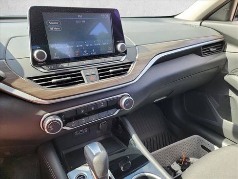 Used 2023 Nissan Altima 2.5 SV FWD image 21