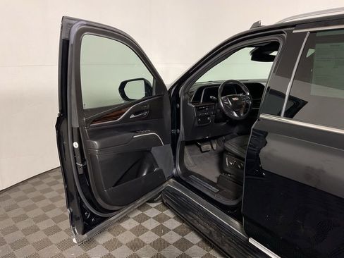 Used 2022 Cadillac Escalade Luxury image 15