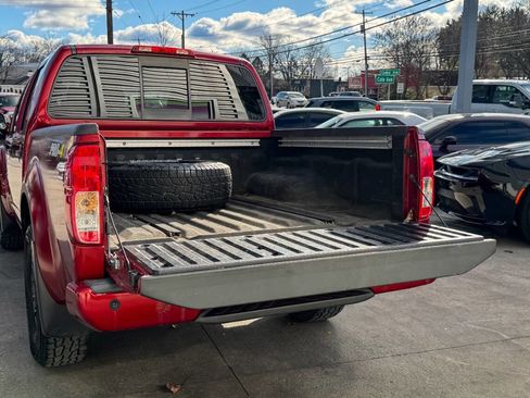 Used 2018 Nissan Frontier PRO-4X image 19