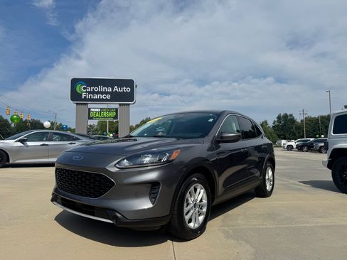 Used 2021 Ford Escape SE FWD image 1