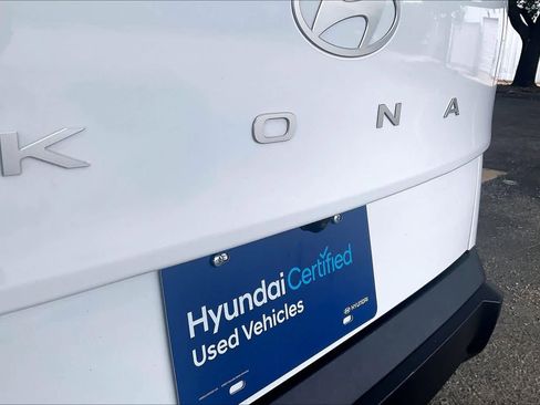 Certified 2025 Hyundai Kona SEL FWD image 10