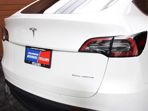 Used 2023 Tesla Model Y Long Range image 8