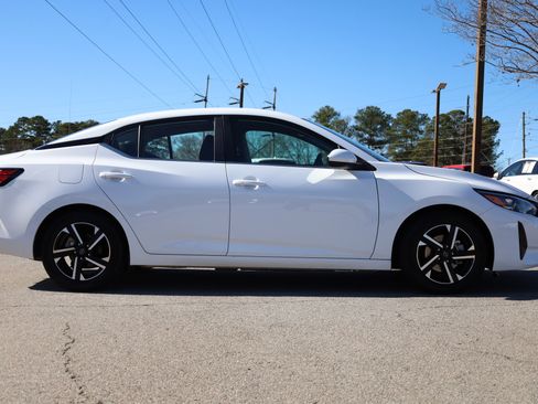 Used 2024 Nissan Sentra SV image 6