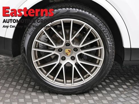 Used 2023 Porsche Cayenne Platinum Edition AWD/4WD image 37