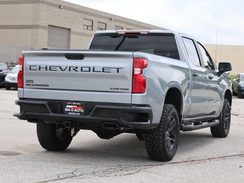 Used 2026 Chevrolet Silverado 1500 Custom Trail Boss w/ Dark Appearance Package AWD/4WD image 9