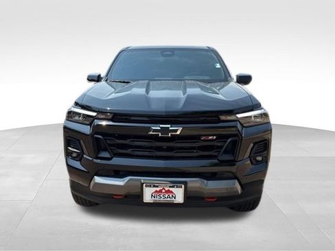 Used 2024 Chevrolet Colorado Z71 w/ Z71 Convenience Package 2 AWD/4WD image 3