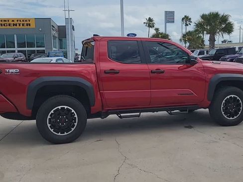 Used 2025 Toyota Tacoma TRD Off-Road w/ TRD Off Road Upgrade Package AWD/4WD image 8
