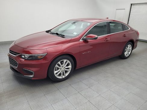Used 2018 Chevrolet Malibu LT image 2
