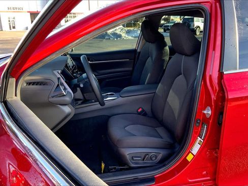 Used 2023 Toyota Camry LE image 8