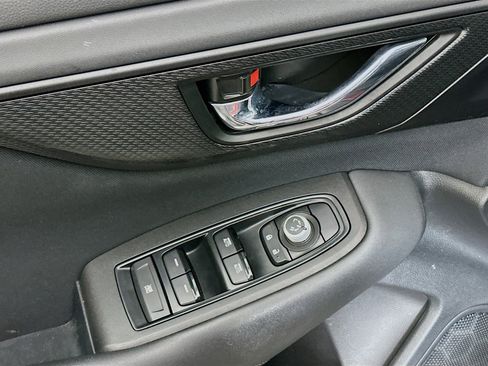 Used 2025 Subaru Outback Premium image 15