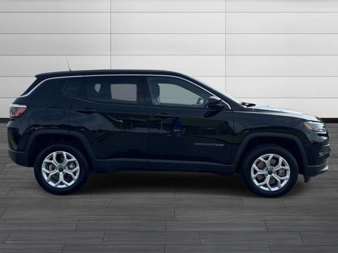 Used 2025 Jeep Compass Sport AWD/4WD image 3