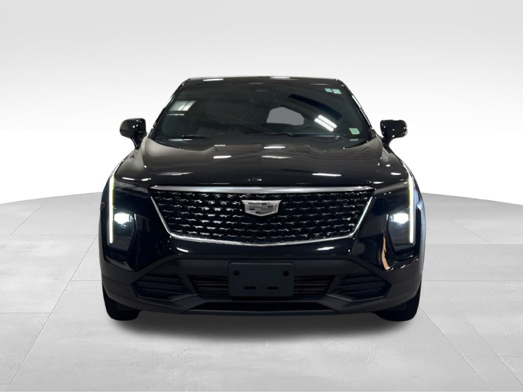 Used 2024 Cadillac XT4 Luxury w/ Cold Weather Package AWD/4WD image 5