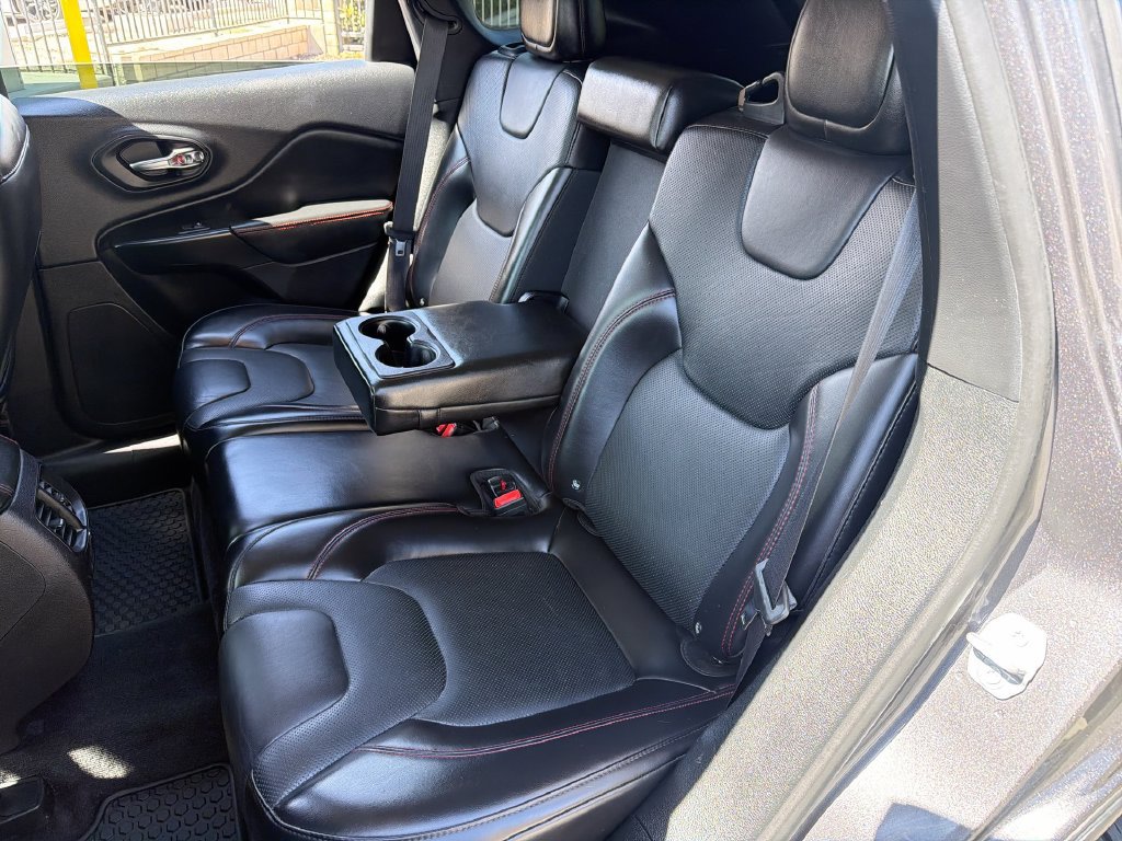 Certified 2019 Jeep Cherokee Trailhawk AWD/4WD image 26