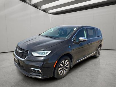 Used 2023 Chrysler Pacifica Limited
