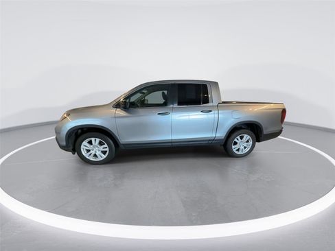 Used 2017 Honda Ridgeline RT image 3