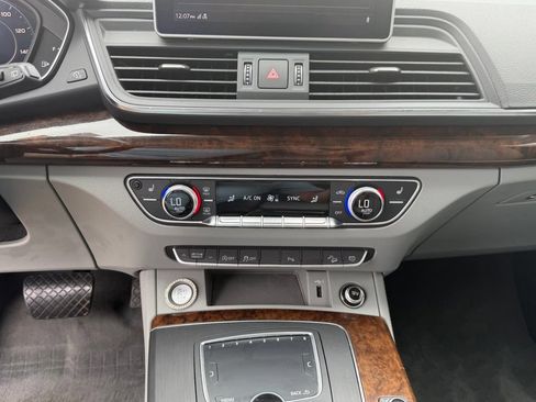 Used 2020 Audi Q5 2.0T Premium Plus w/ Premium Plus Package AWD/4WD image 16