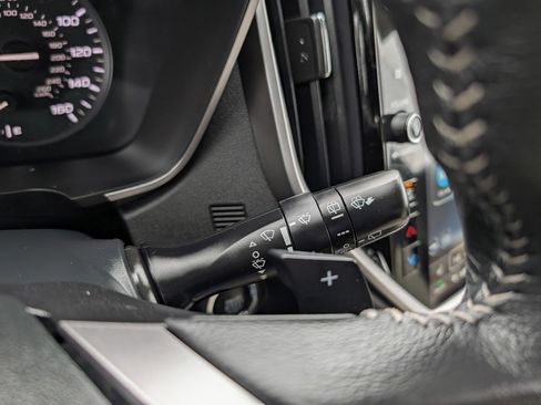 Certified 2025 Subaru Ascent Premium image 33