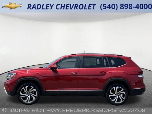 Used 2022 Volkswagen Atlas SEL image 2