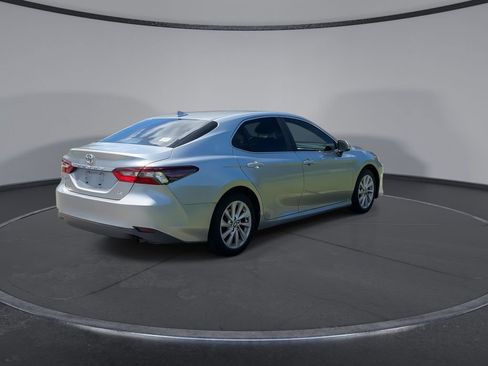 Used 2023 Toyota Camry LE FWD image 8