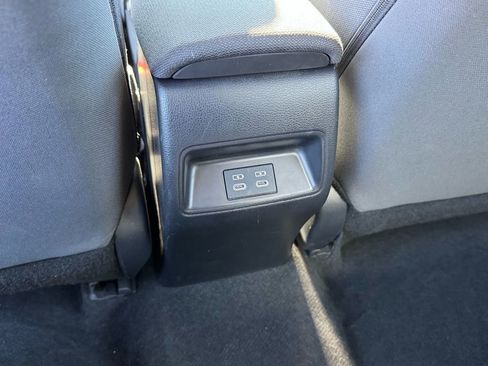 Used 2025 Toyota Corolla LE image 16