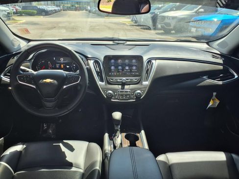 Used 2024 Chevrolet Malibu LT FWD image 3