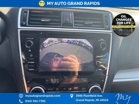 Used 2018 Subaru Outback 2.5i Premium AWD/4WD image 12