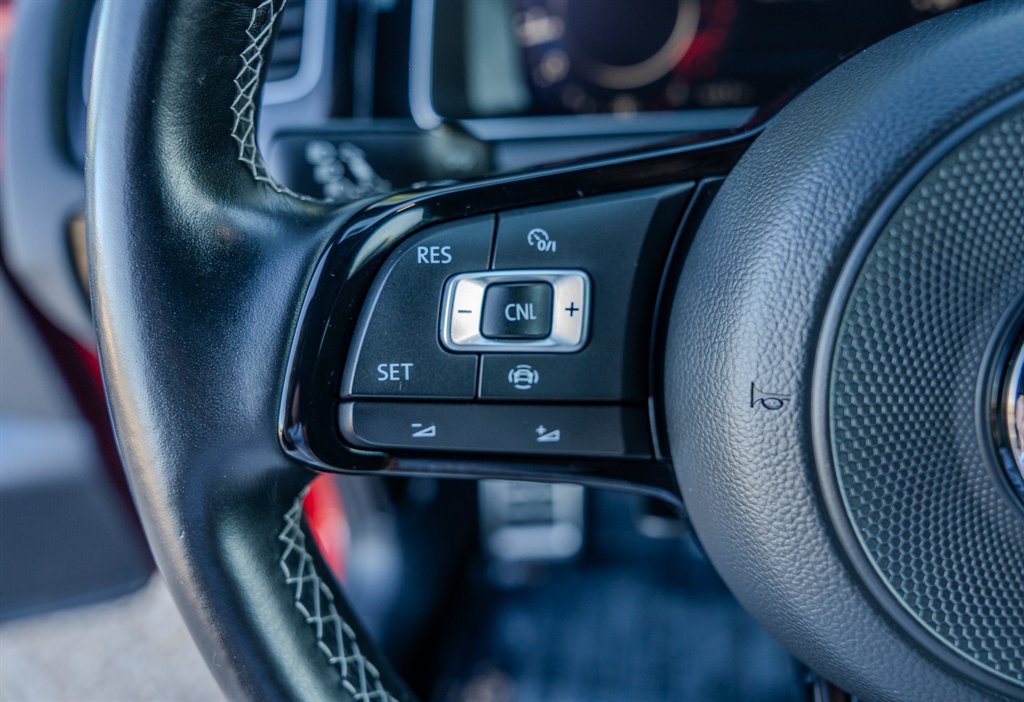 Used 2019 Volkswagen Golf R 4-Door AWD/4WD image 18