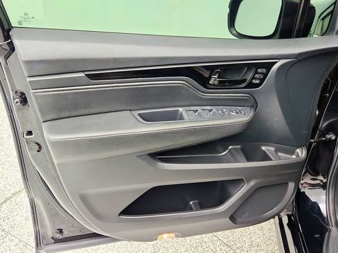 Used 2023 Honda Odyssey Touring image 11